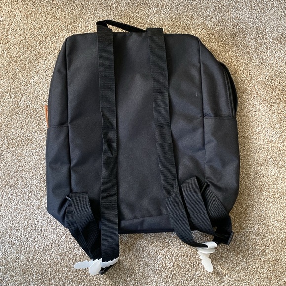 Backpack - Picture 3 of 3